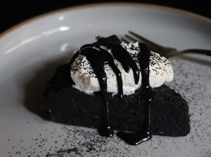 自家製バスクチーズケーキ（黒胡麻）